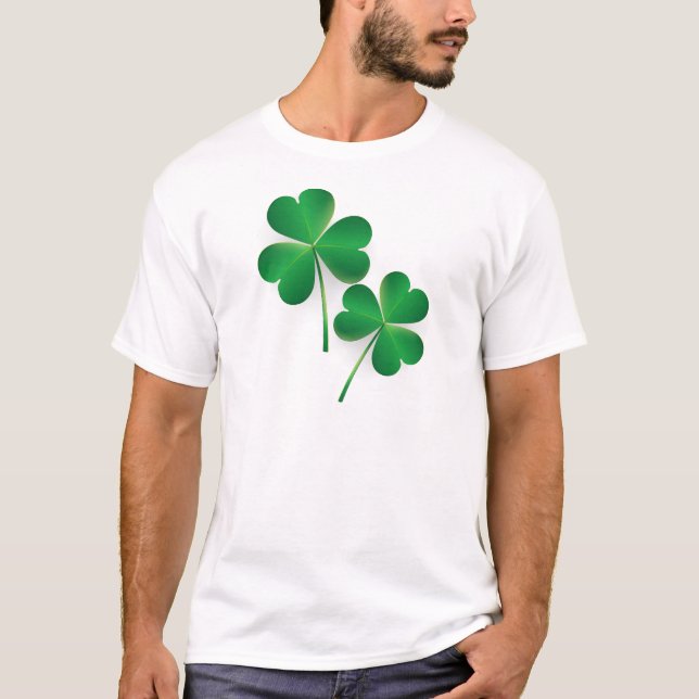 T-shirts Trevo do verde do dia de um St Patrick (Frente)