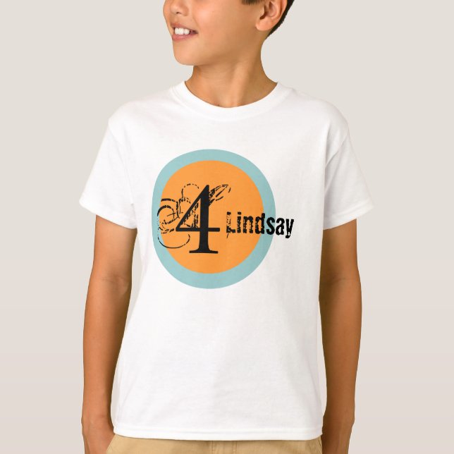 T-shirts Tshirt do aniversário do nome e da idade do (Frente)