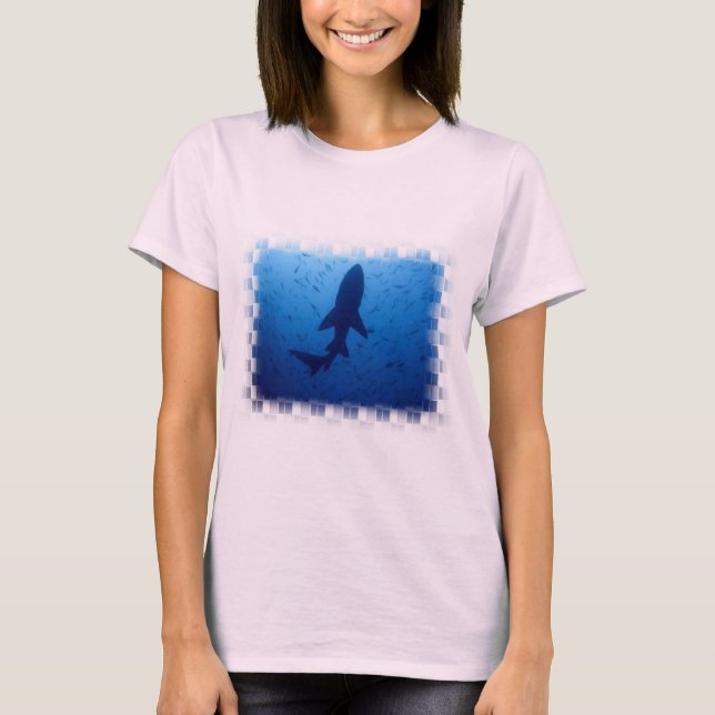 T-shirts Tubarão Ataque Damas de Longa Folga (Frente)