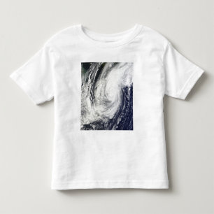 T-shirts Tufão Chaba sobre as ilhas de Ryukyu, Japão