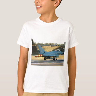 T-shirts tufão no dispositivo de pós-combustão