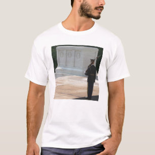 T-shirts Tumba dos desconhecidos
