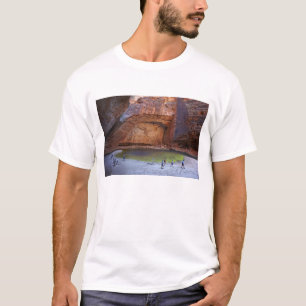 T-shirts Turistas no Cathedral Gorge, Bungle Bungles