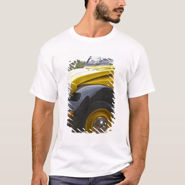 T-shirts Um antigo CV Citroen 2CV preto e amarelo, (Frente)
