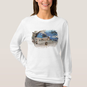 T-shirts Um avião de combate F-6F Hellcat da Segunda Guerra