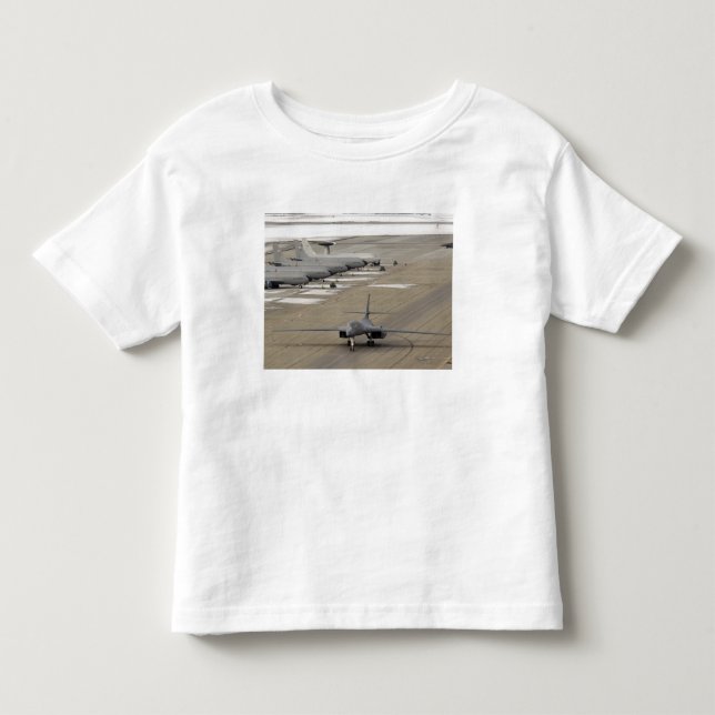T-shirts Um B-1B Lancer chega na base da Força Aérea de Eie (Frente)