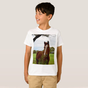 T-shirts "Um Chifre da Natureza: Um Chestnut Horse e Banksi