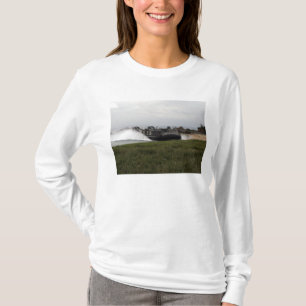 T-shirts Um coxim de ar da barca de descarregamento vem em