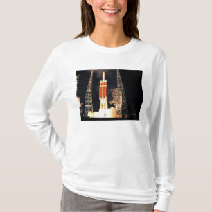 T-shirts Um foguete pesado do delta IV tira