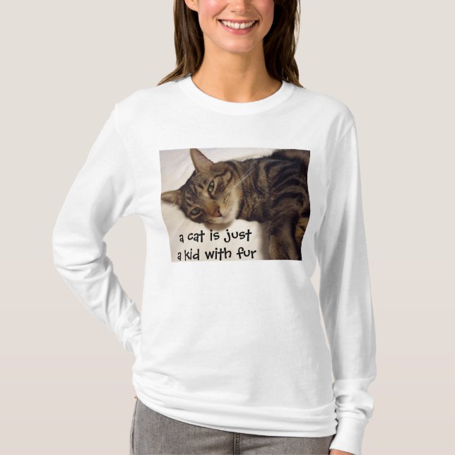 T-shirts Um gato é apenas um miúdo com pele (Frente)