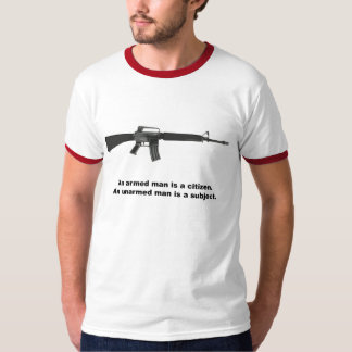 T-shirts Um homem armado