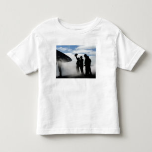 T-shirts Um membro de grupo da plataforma de vôo