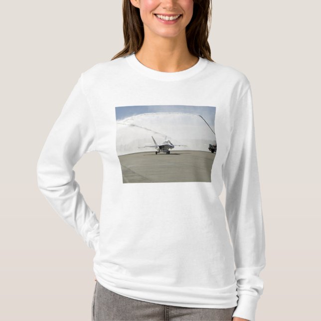 T-shirts Uma aeronave F-18 (Frente)
