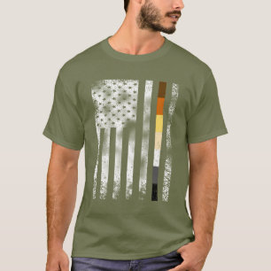 T-shirts Urso Orgulhoso com Distress Cool na Bandeira Ameri