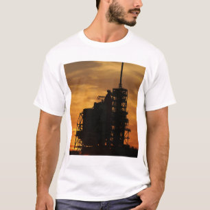 T-shirts Vaivém espacial Atlantis na plataforma de