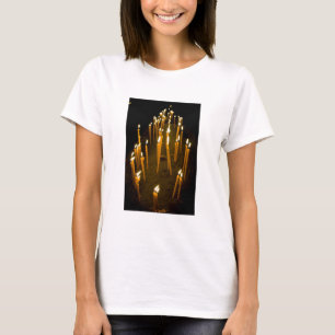 T-shirts Velas acesas em uma igreja, Armênia