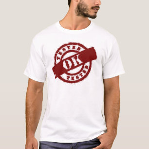 T-shirts vermelho aprovado testado selo