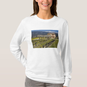 T-shirts Vinhedo dormente, flores de frutas, casa de pedra,