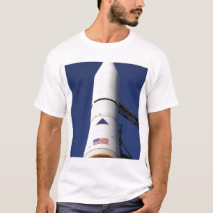 T-shirts Vista do cone de nariz do foguete do delta IV