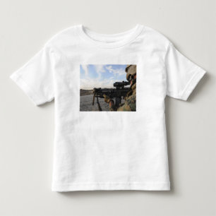 T-shirts Vistas de um soldado dentro a atear fogo em um