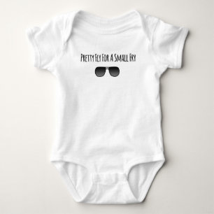 T-shirts Voo bonito Para Um Pequeno Fry Onsie