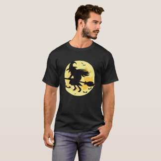 T-shirts Witch Flyer na Lua do Halloween
