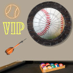 Tabla Dardos Beisebol Branco com Placa de Arte Vermelha<br><div class="desc">Baseball branco com decoração Red Stitching Sports,  esportes,  diversão,  esporte,  beisebol,  baseball,  padrão,  bola,  bolas,  beisebol personalizado,  treinador,  macro,  legal,  para homens,  diversão,  bola,  esportes em equipe,  times,  beisebol único,  beisebol para crianças,  baseball para homens,  jogos de beisebol,  merch de beisebol,  treinador de beisebol,  costura</div>