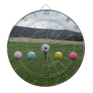 Tabla Dardos Bolas de Golfe de cor brilhante em uma montanha