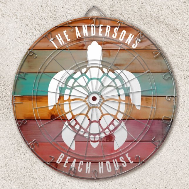 Tabla Dardos Dartboard Rustic Beach House Nome da Família Perso (a beach design with a turtle on a distressed colored wood background)