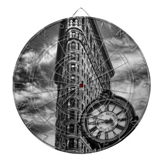 Tabla Dardos Edifício Flatiron e Relógio em Preto e Branco