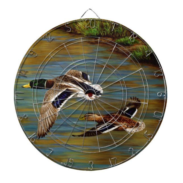 Tabla Dardos Mallard Ducks Voando Sobre Pond (Frente)