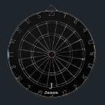 Tabla Dardos Monograma Elegante Nome inicial Preto Personalizad<br><div class="desc">Na moda masculino moderno com tipografia de tendência branca e preta (cores variáveis). Presente personalizado para ele: pai,  pai,  marido,  filho,  namorado,  noivo,  melhor homem,  padrinhos de casamento</div>