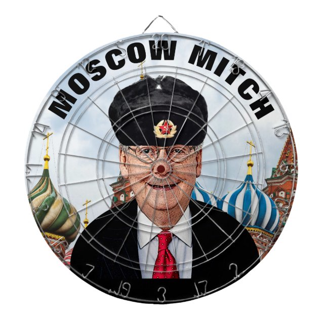 Tabla Dardos Moscou Mitch McConnell no Chapéu Russo (Frente)