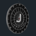 Tabla Dardos Nome do Monograma Branco Preto Moderno<br><div class="desc">Conselho preto moderno com tipografia de blocos clássicos inicial e nome em branco. Personalize com nome e inicial.</div>