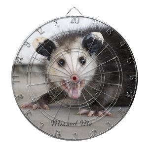 Tabla Dardos O conselho de dardo do Dartboard do gambá do beb