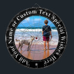 Tabla Dardos Personalize o seu presente de placa de dardo fotog<br><div class="desc">Placa Dart de Fotografia e Texto Personalizada - Seu próprio Design - Família Personalizada / Amigos ou Presente de Painéis Pessoais - Adicione sua Fotografia e Texto - Redimensione e mova ou remova e adicione elementos / texto com a ferramenta Personalização! Você pode transferir este design para mais de 1000...</div>