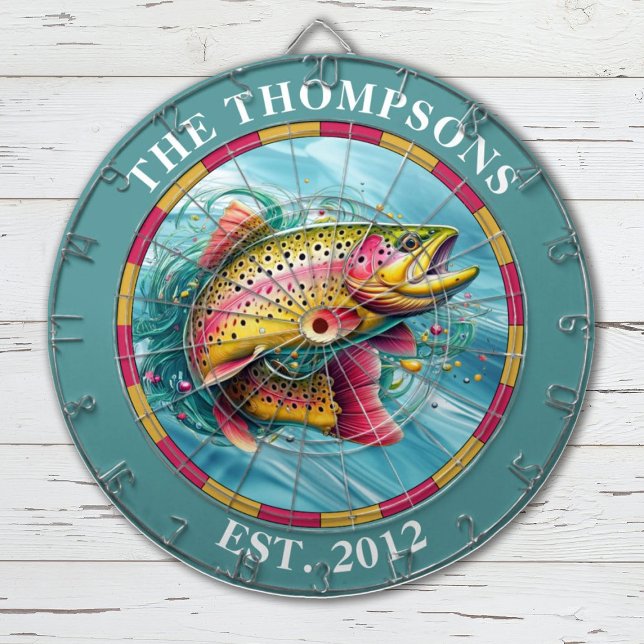 Tabla Dardos Pescador de mosca monograma (A sporty trout is featured on the fishing themed dartboard. Makes a great gift for a fisherman.)