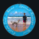Tabla Dardos Seu presente de placa de dardo fotográfico com nom<br><div class="desc">Painéis de texto e fotos personalizados - Faça seu próprio Design - Família personalizada / Amigos / Pets ou Presente de placa pessoal - Adicione sua foto / texto / nome - Redimensionar e mover ou remover elementos / texto com a ferramenta Personalização! Escolha fonte / tamanho / cores! Você...</div>