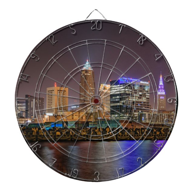 Tabla Dardos Skyline de Cleveland na noite (Frente)