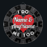 Tabla Dardos Texto de Casamento Personalizado Coração Vermelho<br><div class="desc">Texto Personalizado I Do Me Too Wedding White Text Nomes Editáveis com Coração Vermelho no Quadro de Arte Preto e com Cor de Carvões. Personalizar para uma celebração de casamento para lembrar e estimar como uma lembrança amorosa!</div>