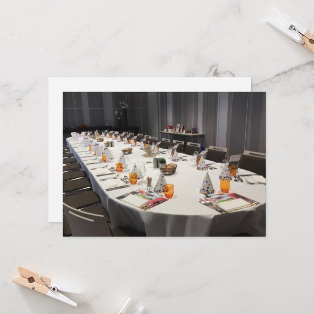 Table pour une invitation à un repas (Frente/Verso In Situ)