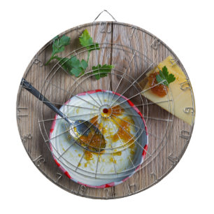 Tablero Dardos Chutney de abacaxi de cebola sobre madeira rústica