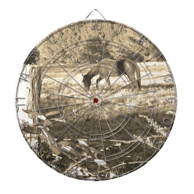 Tablero Dardos Sepia tone Cavalo castanho e cerca (Frente)