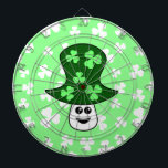 Tablero De Dardos Dartboard do cogumelo de St Patrick<br><div class="desc">Um cogumelo dos desenhos animados com pontos do trevo em um boné verde. O fundo é claro - esverdeie com um teste padrão branco do trevo.</div>