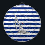 Tablero De Dardos Navegação Cromo em faixas marítimas<br><div class="desc">Um cromo prateado como design de barco a vela regata em um decor de listras azuis marinho. Um presente náutico moderno. Use o link "Mensagem" para entrar em contato conosco com suas solicitações especiais de design ou para obter assistência com qualquer das suas necessidades de personalização.</div>