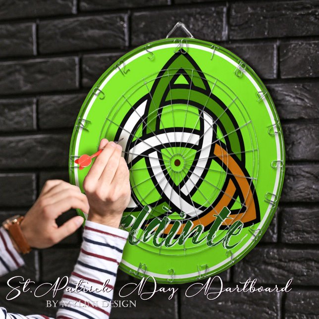 Tablero De Dardos Rua esmagadora. Dia de Patrick Celtic Triquetra Ir (Criador carregado)