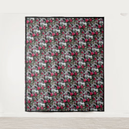 Tapeçaria Branca e Rosas Vermelhas