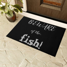 Atenção Engraçada ao Aviso Incomum do Peixe