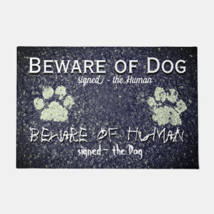 Tapete Beware do cão Beware o divertimento humano dos