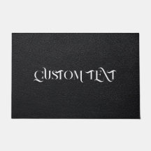 CAPACETE DE COURO PRETO COM TEXTO PERSONALIZADO